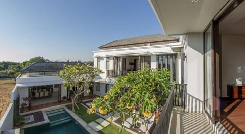 Villa Uma Girasole Villa in North Kuta