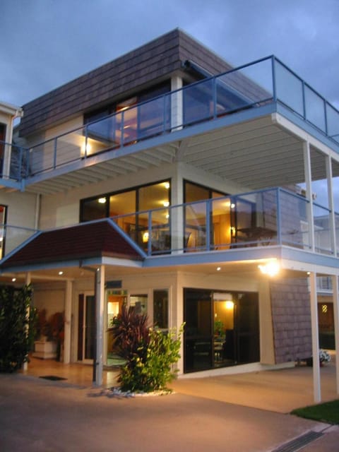 By the Bay Beachfront Apartments Apartment hotel in Northland