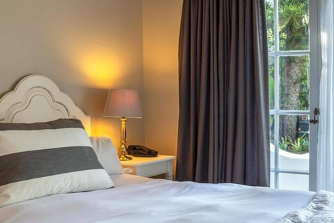 Whale Rock Luxury Lodge Bed and Breakfast in Hermanus