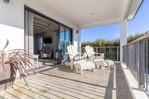 Whale Rock Luxury Lodge Bed and Breakfast in Hermanus