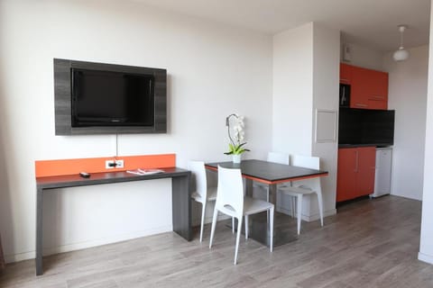 Adonis Paris Sud Apartment hotel in Chevilly Larue