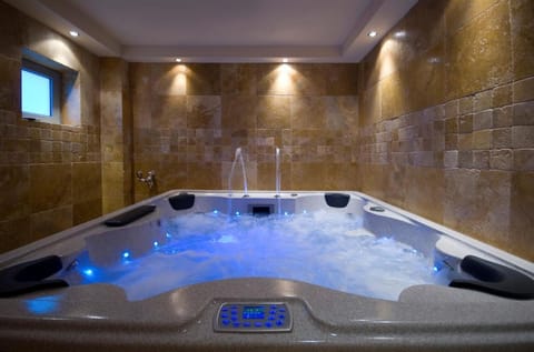 Vila V Lux Apartments Apartment hotel in Budva Municipality