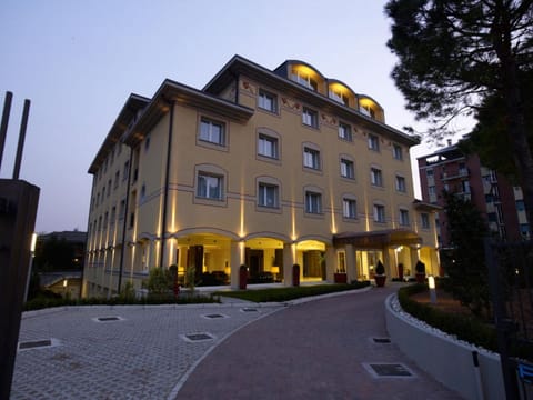Virginia Palace Hotel Hotel in Lainate