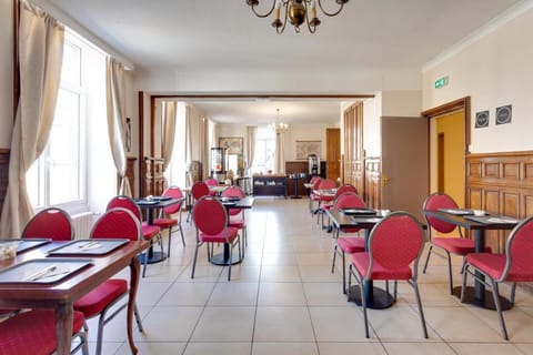 Brit Hotel le Cygne Hotel in Brittany