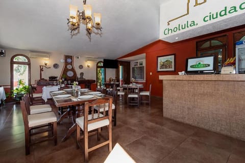 Collection O Hotel La Huerta Golf & Hotel, Cholula Hotel in Cholula