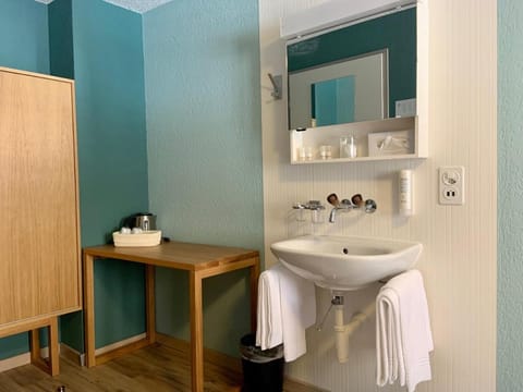 5th Floor Basic Rooms - shared bathrooms Hotel in Interlaken