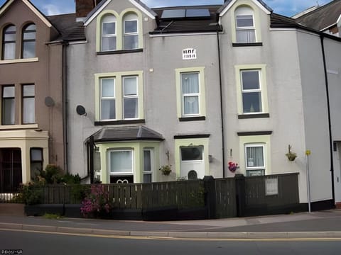 The Pavilion Guest House Bed and Breakfast in Barrow-in-Furness District