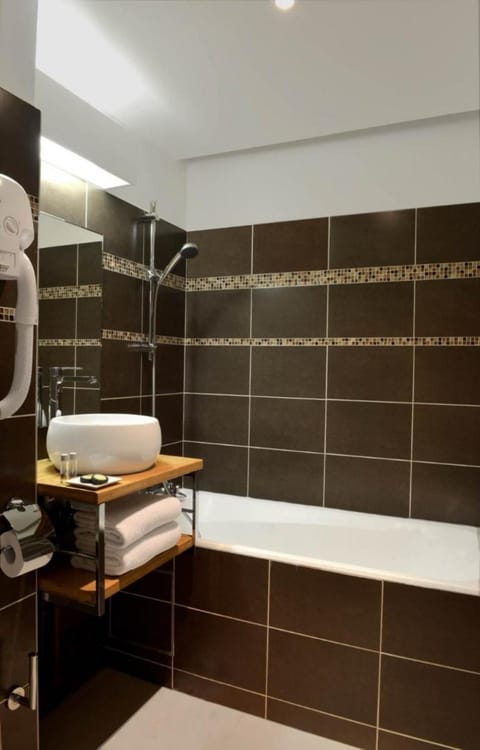 Hotel Volney Opera Hotel in Paris