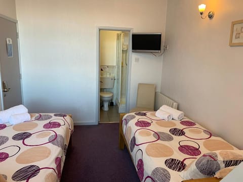 Austins Guest House Bed and Breakfast in Cardiff