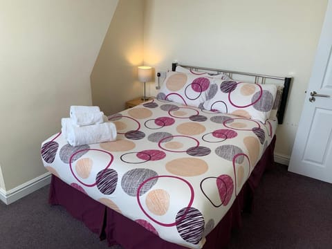 Austins Guest House Bed and Breakfast in Cardiff