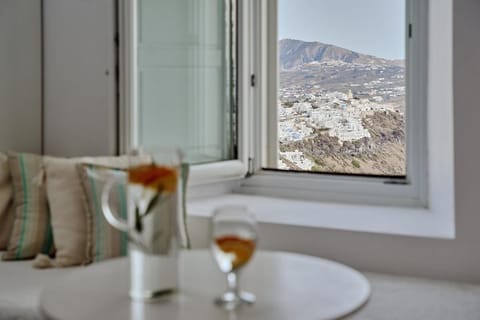 Santorini Mansion at Imerovigli Apartment in Imerovigli