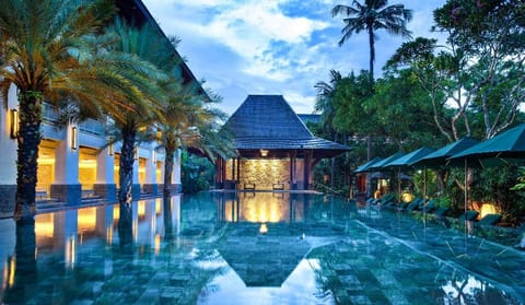 Puri Santrian Beach Resort & Spa Hotel in Denpasar
