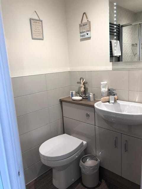 Wordsworths Guest House Bed and Breakfast in Lake Road