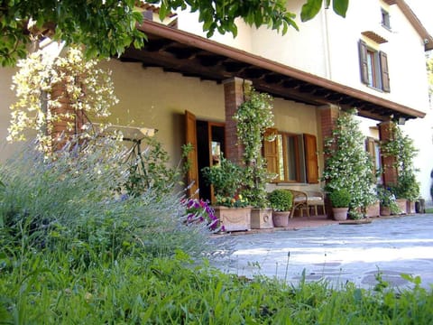 Da Ronald ... A Pian Del Papa Country House in Emilia-Romagna