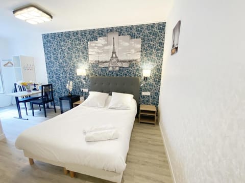 Hotel Aviatic Hotel in Paris