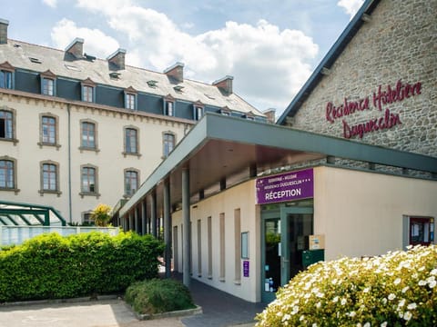Vacancéole - Le Duguesclin Hotel in Brittany