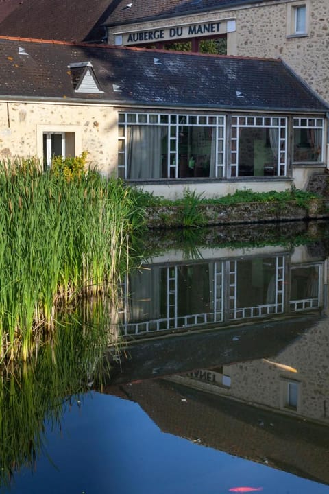 Auberge du Manet Hotel in Montigny-le-Bretonneux