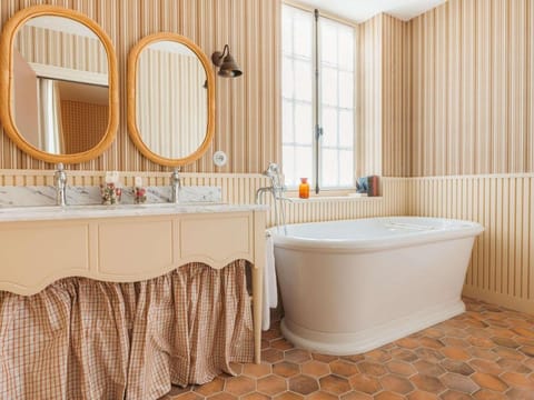 Abbaye des Vaux De Cernay un hotel Paris Society Collection Hotel in Île-de-France