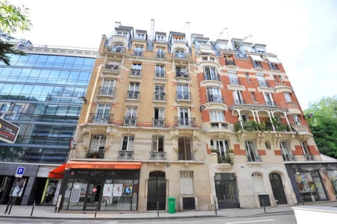 Appart Tourisme Paris Porte de Versailles Hameau Hotel in Issy-les-Moulineaux