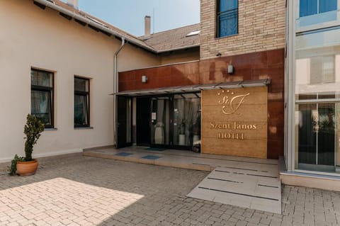 Szent Janos Hotel Hotel in Szeged