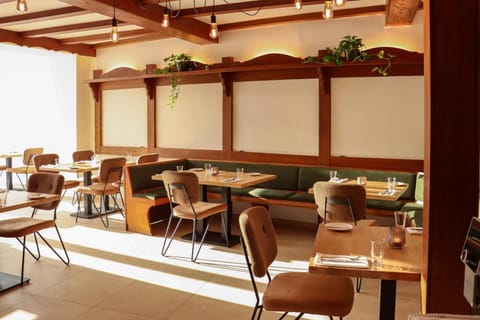 Weinhaus Hotel zum Josefshof Bed and Breakfast in Graach an der Mosel