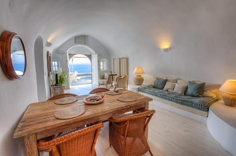 Atrina Canava 1894 Hotel in Oia