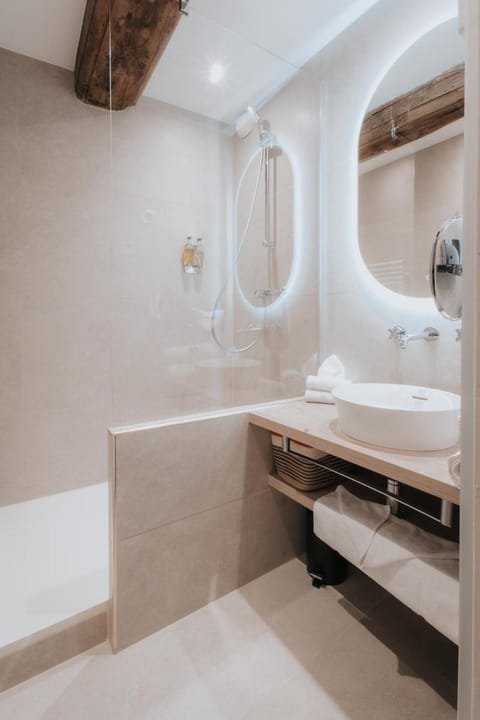 Hotel Henry Ii Beaune Centre Hotel in Beaune