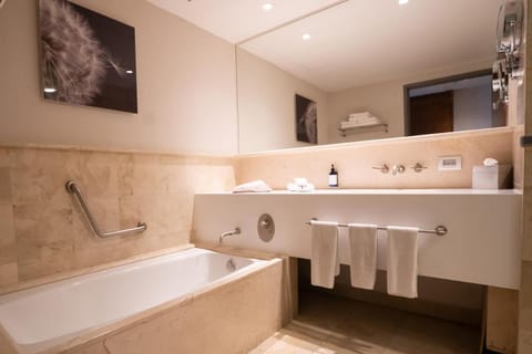 DoubleTree by Hilton Mexico City Santa Fe Hotel in Mexico City