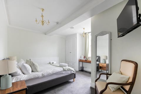 OYO Blenheim House Hotel in South Derbyshire District