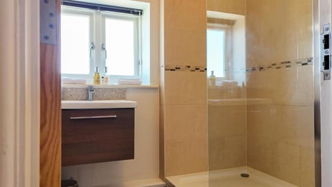 The Pheasant Public House & Hotel Inn in Babergh District