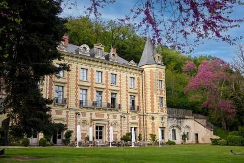 Château de Perreux, The Originals Collection Hotel in Centre-Val de Loire