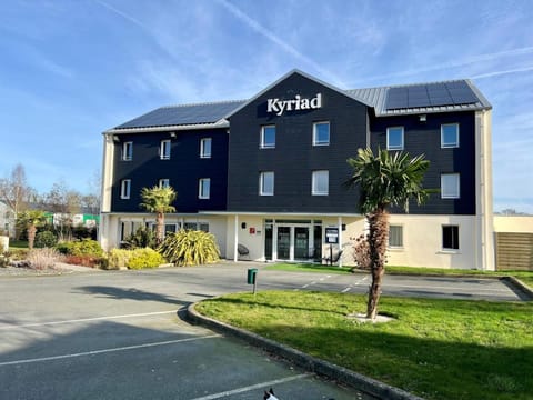 Kyriad Dol-de-Bretagne Hotel in Brittany