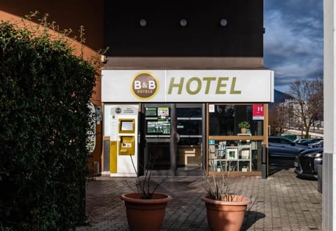 B&B HOTEL Grenoble Centre Verlaine Hotel in Grenoble