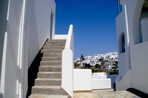 Adonis Hotel Studios & Apartments Hotel in Naousa