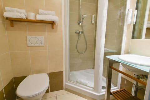 Kyriad Crepy En Valois Hotel in Île-de-France