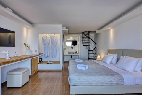 Splendour Resort Hotel in Thera