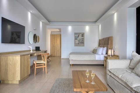 Splendour Resort Hotel in Thera