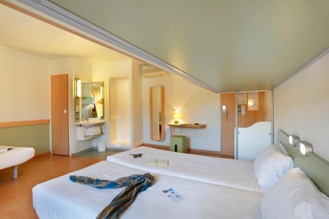 First Inn Hotel Hotel in Apt