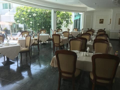 Al Khalidiah Resort Hotel in Al Sharjah