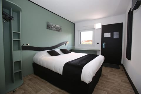 Enzo Hotels Chartres Mainvilliers by Kyriad Direct Hotel in Normandy
