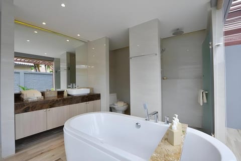 Twin Lotus Resort & Spa By The Unique Collection - Adults Only Hotel in Sala Dan