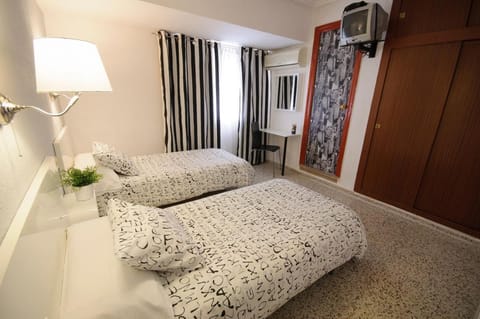 Hostal On Dormire Valencia Bed and Breakfast in Valencia