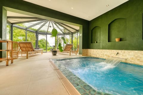 Domaine de Bellevue, The Originals Relais (Relais du Silence) Hotel in Île-de-France