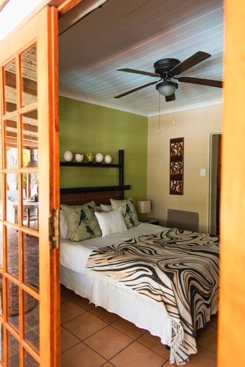 Khashamongo B & B Bed and Breakfast in Cape Town