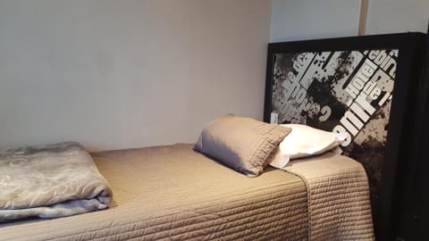 Café Hôtel de l'Avenir Hotel in Île-de-France