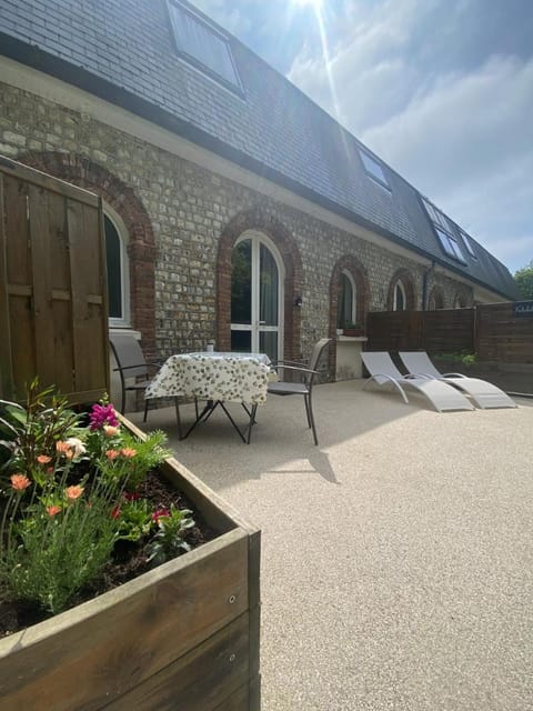 Aux Ecuries du Château Bed and Breakfast in Normandy