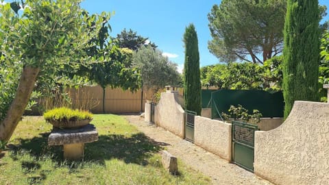 Au Mont Gaussier Vacation rental in Saint-Remy-de-Provence