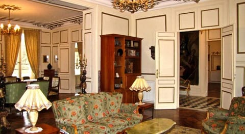 Château les Vallées Bed and Breakfast in Centre-Val de Loire