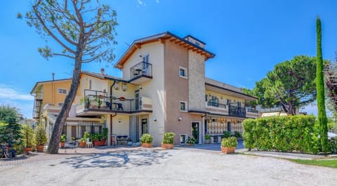 B&B America Hotel in Sirmione