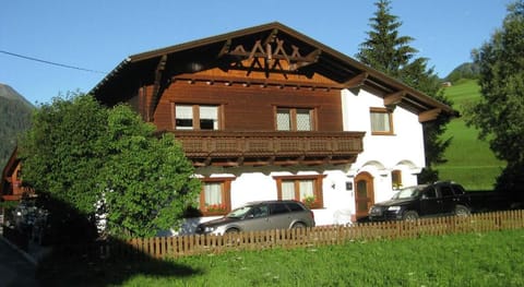 Apartment in Pettneu near St Anton Ski Slopes Apartment in Tyrol